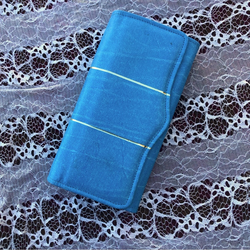 VINTAGE LEATHER WALLET